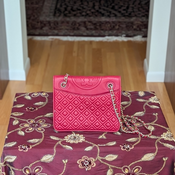 Tory Burch Handbags - Tory Burch red purse